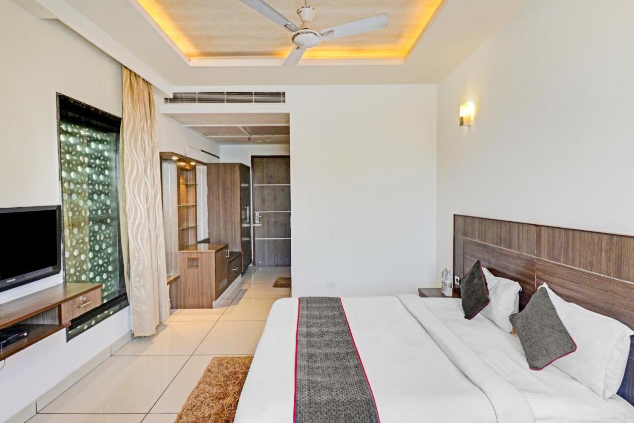 Oyo Townhouse 484 Sanskriti Hotel Deli Exterior foto